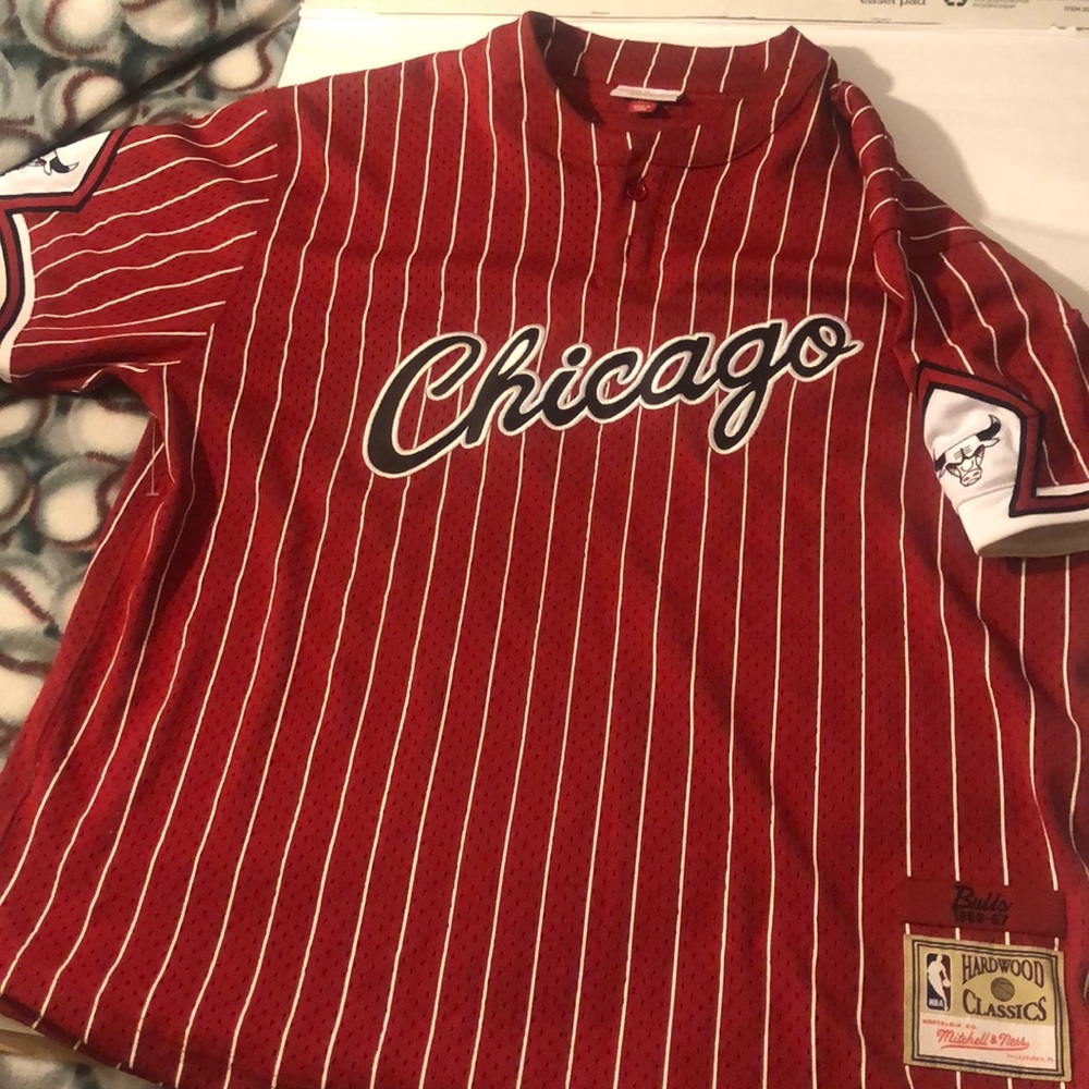 Chicago bulls button up jersey